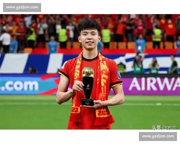 王钰栋挂帅国足东亚杯首秀,00 后新星挑大梁